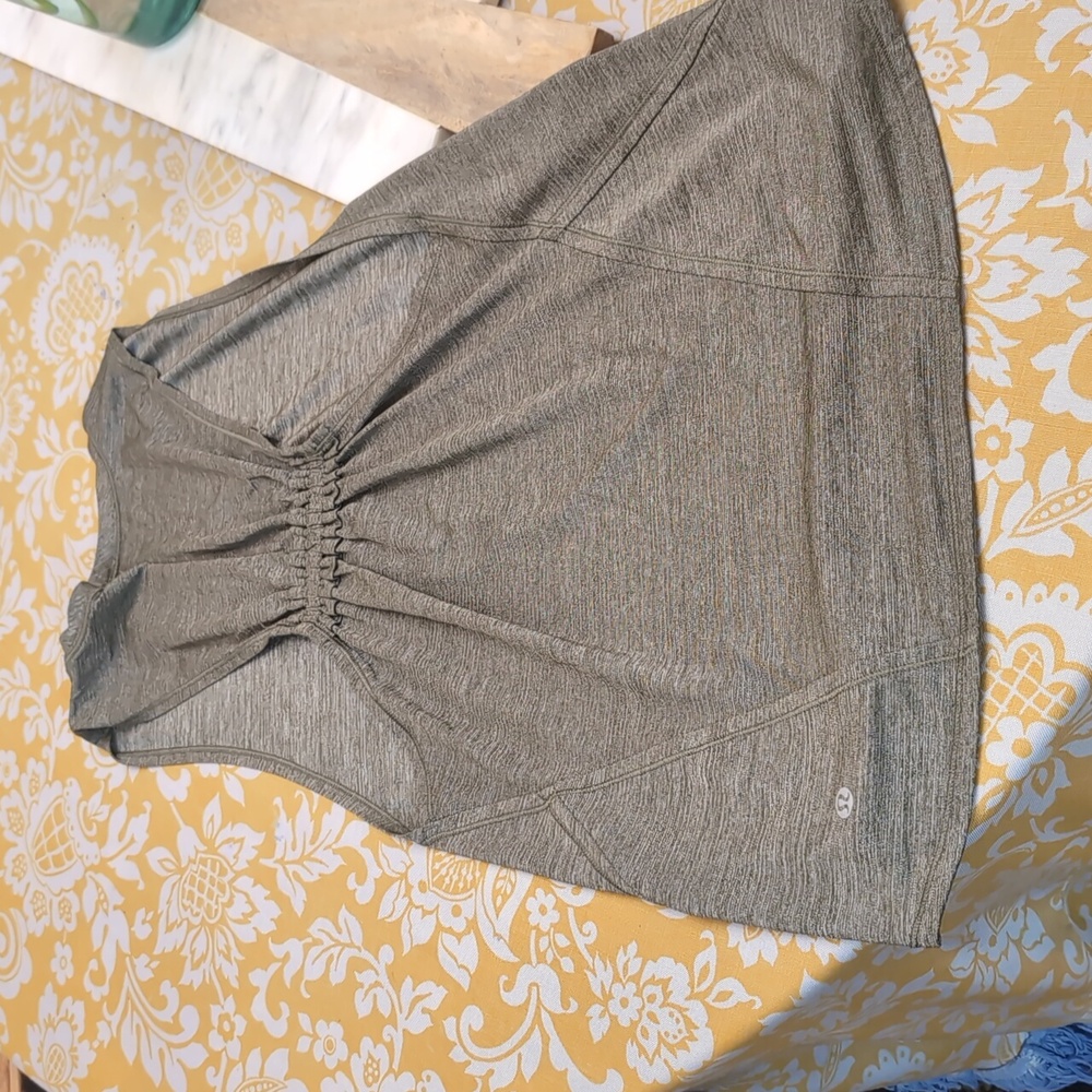 Lululemon - Picture 2 of 6